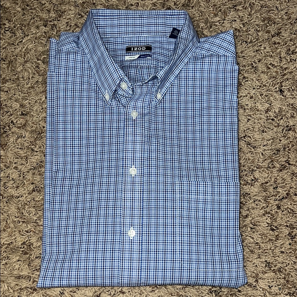 Izod Men's Navy Checkered Button-Down Shirt - Picture 2 of 5